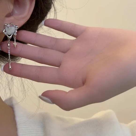 Romantic Tassel Earrings - Picture 5 of 8